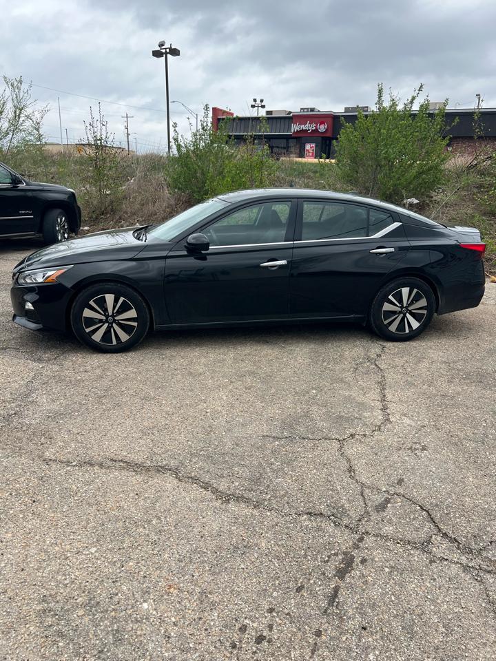 Nissan Altima 2.5 SV Sedan 2022
