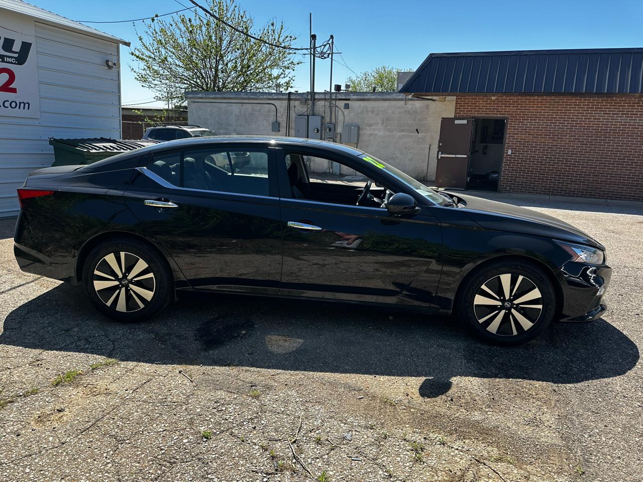 Nissan Altima 2.5 SV Sedan 2022