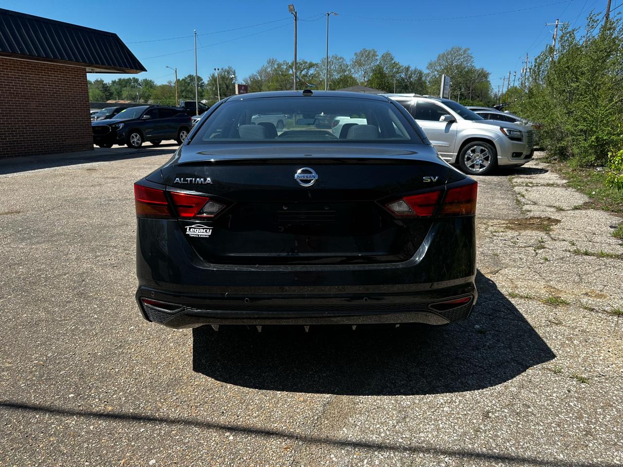 Nissan Altima 2.5 SV Sedan 2022