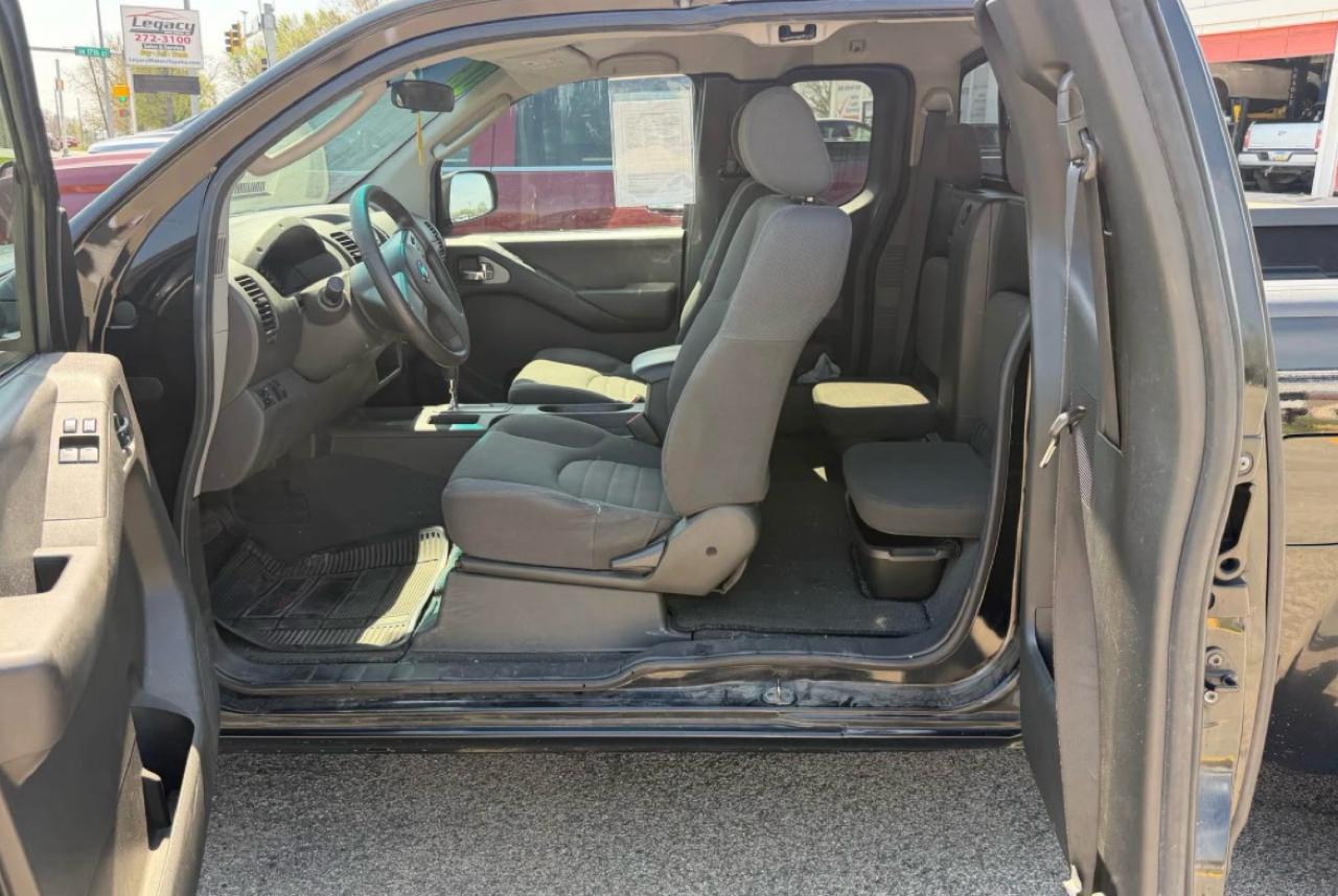 Nissan Frontier XE King Cab I4 Auto 2WD 2006