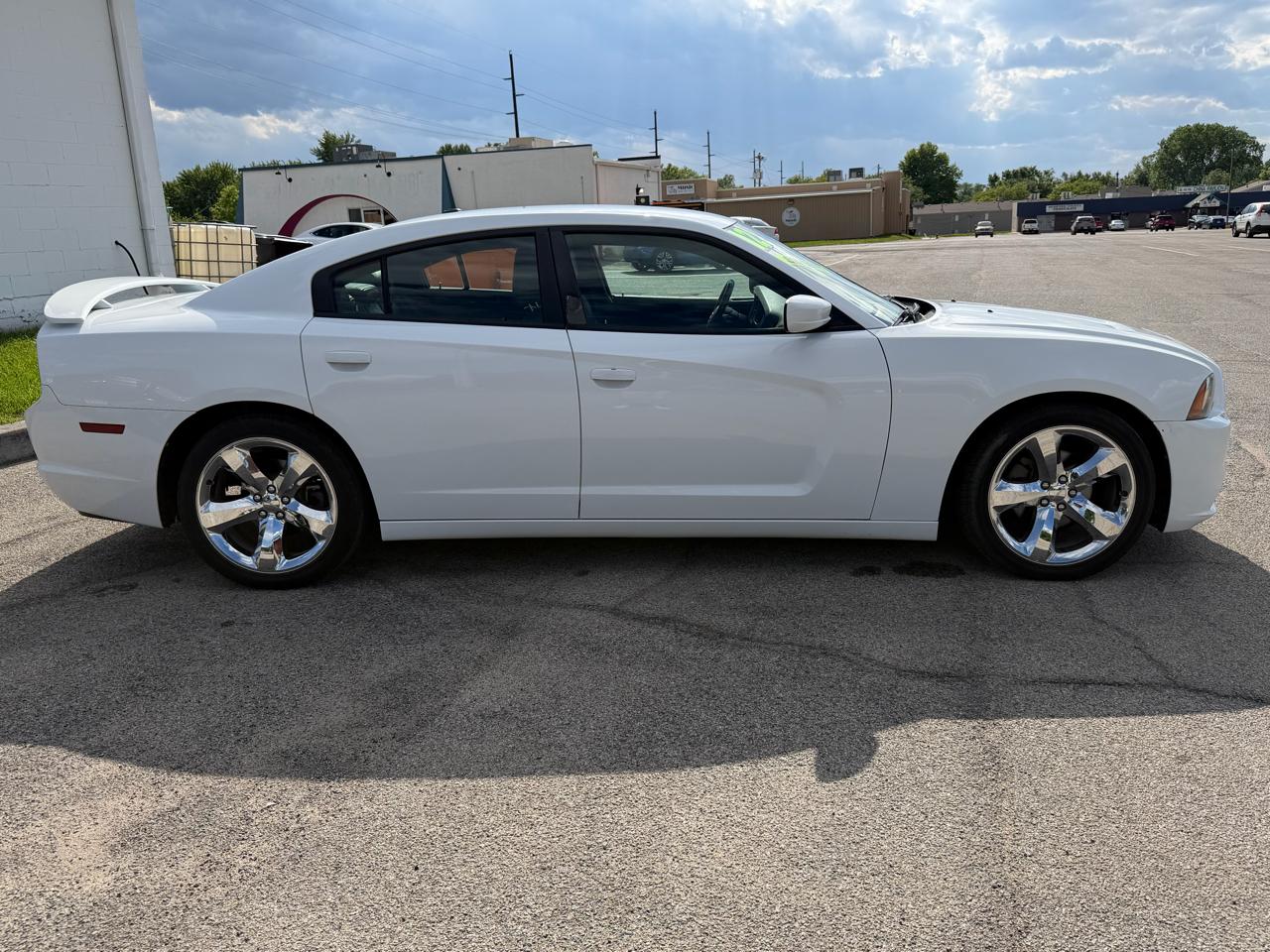 Dodge Charger 4dr Sdn SXT Plus RWD 2012