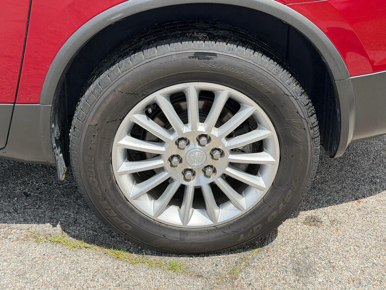 Buick Enclave FWD 4dr Leather 2012