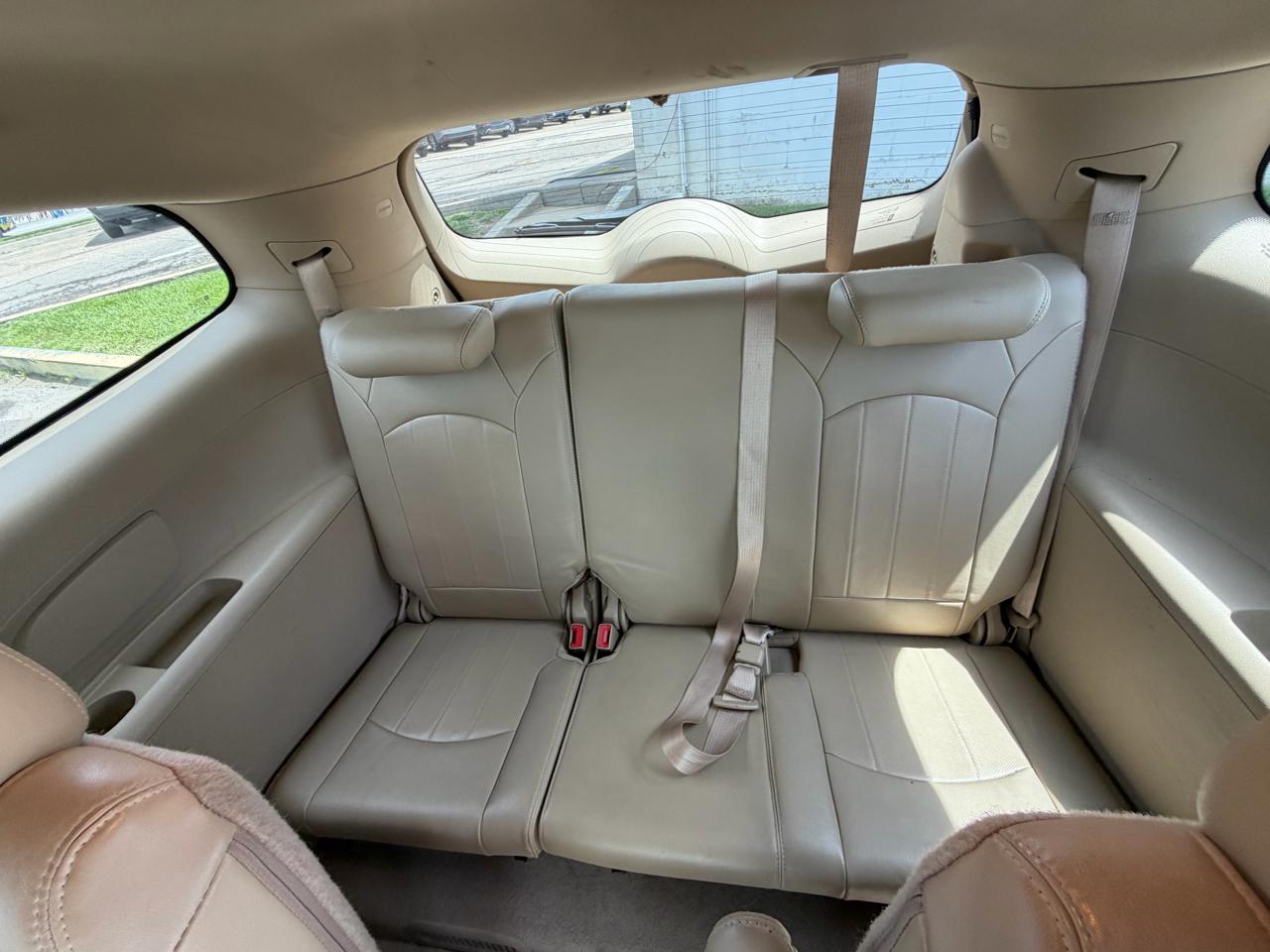 Buick Enclave FWD 4dr Leather 2012