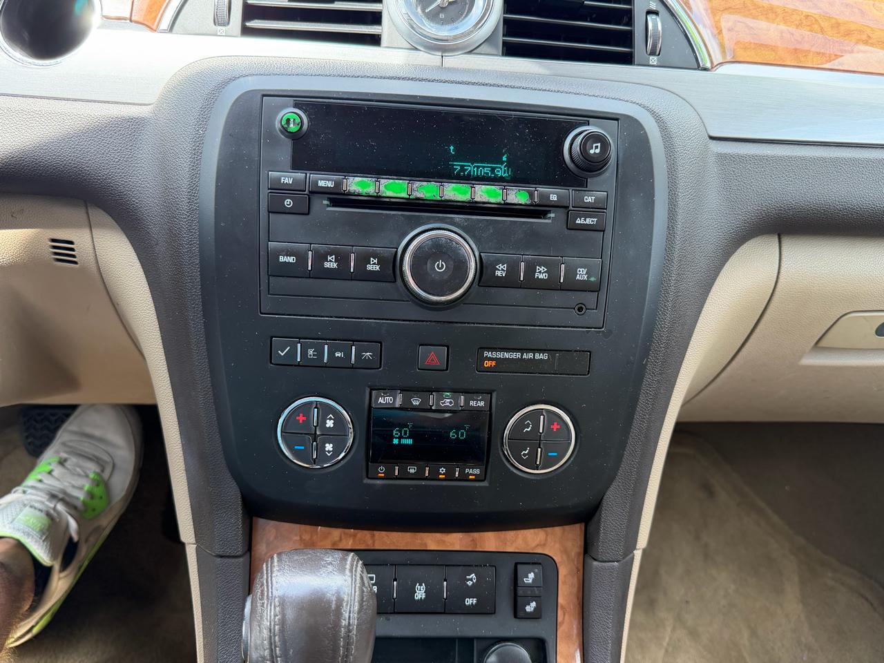 Buick Enclave FWD 4dr Leather 2012