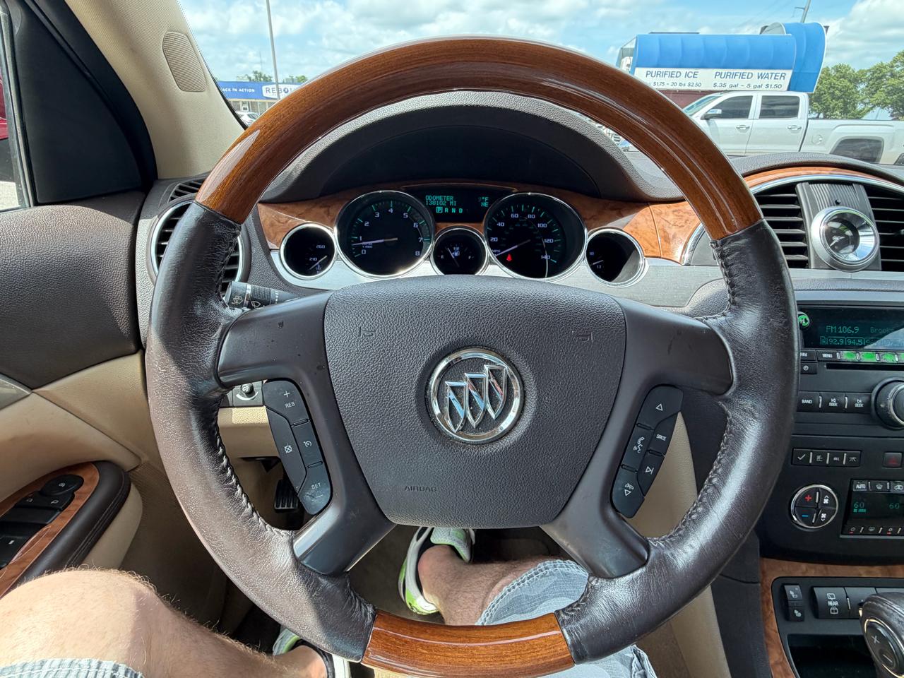 Buick Enclave FWD 4dr Leather 2012