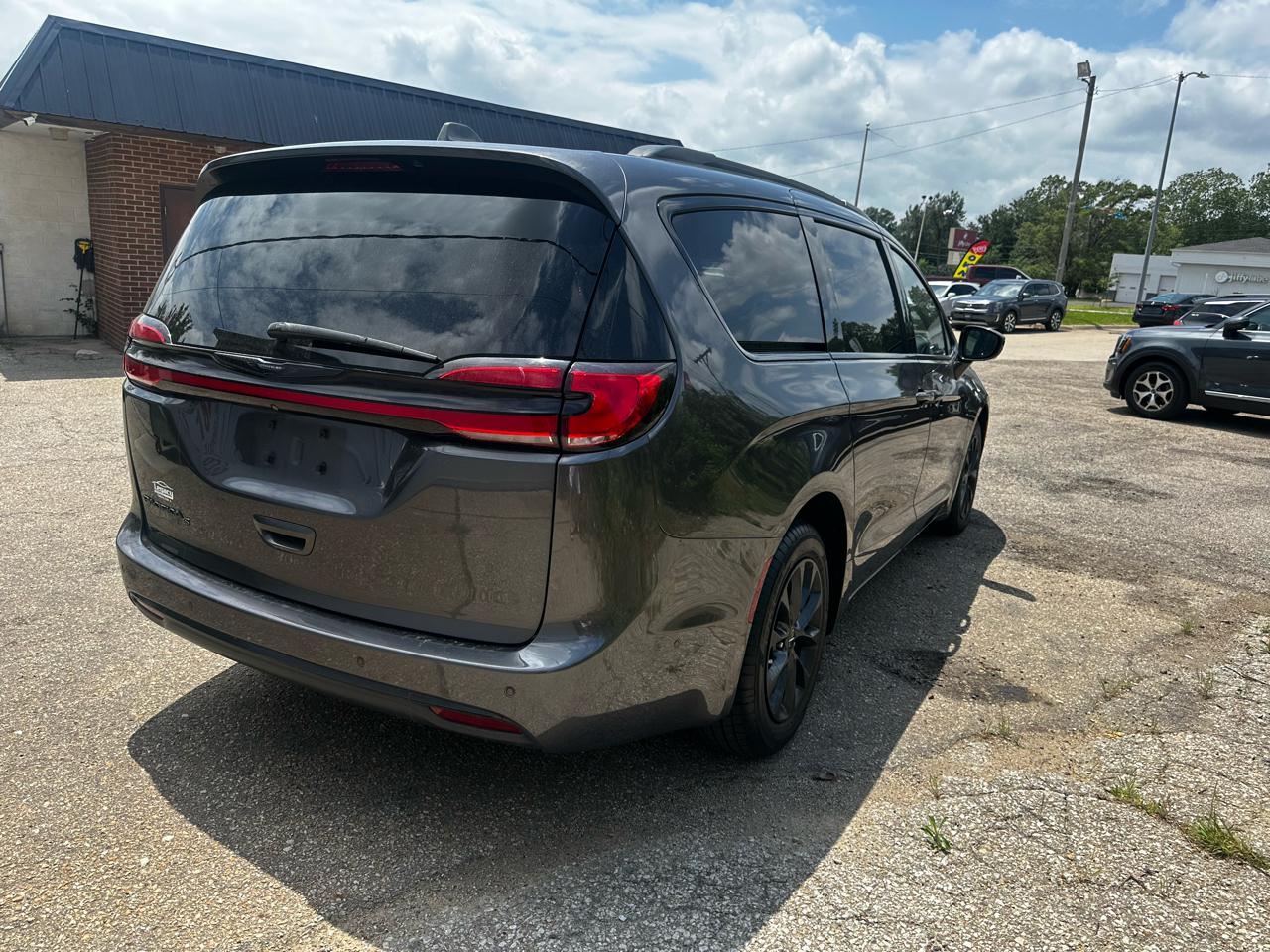 Chrysler Pacifica Touring L FWD 2021