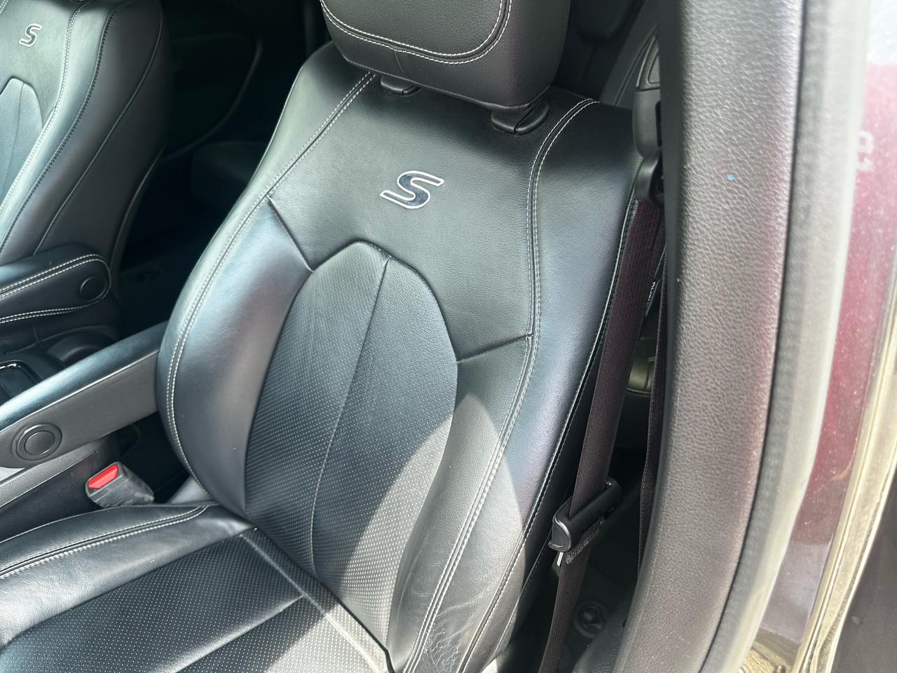 Chrysler Pacifica Touring L FWD 2021