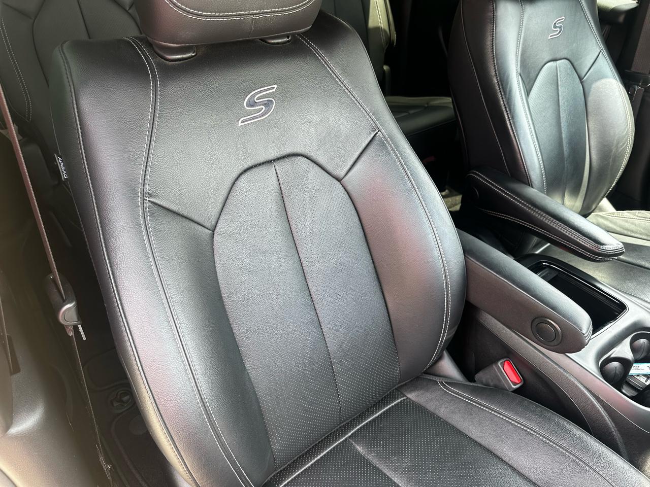 Chrysler Pacifica Touring L FWD 2021
