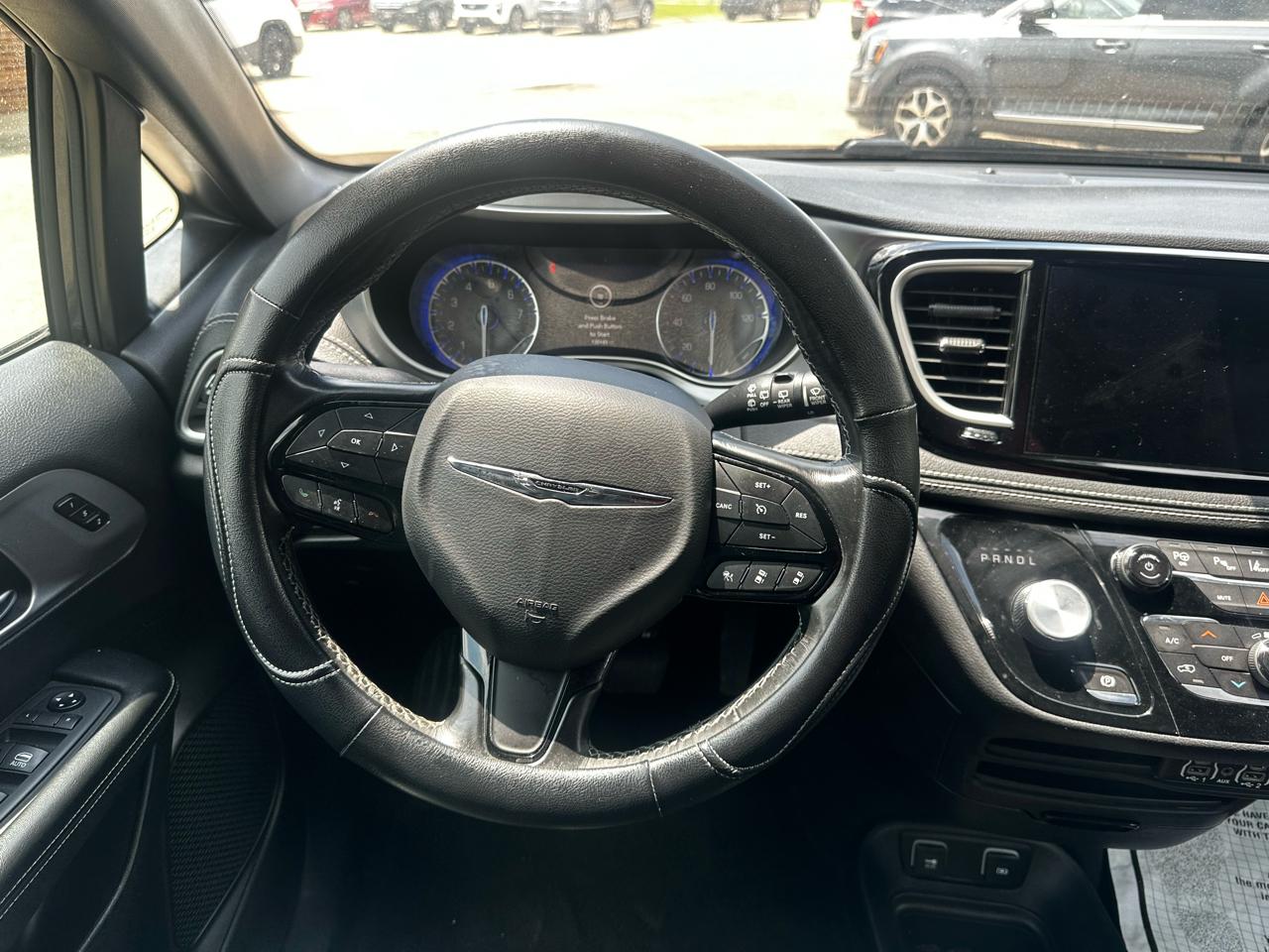 Chrysler Pacifica Touring L FWD 2021