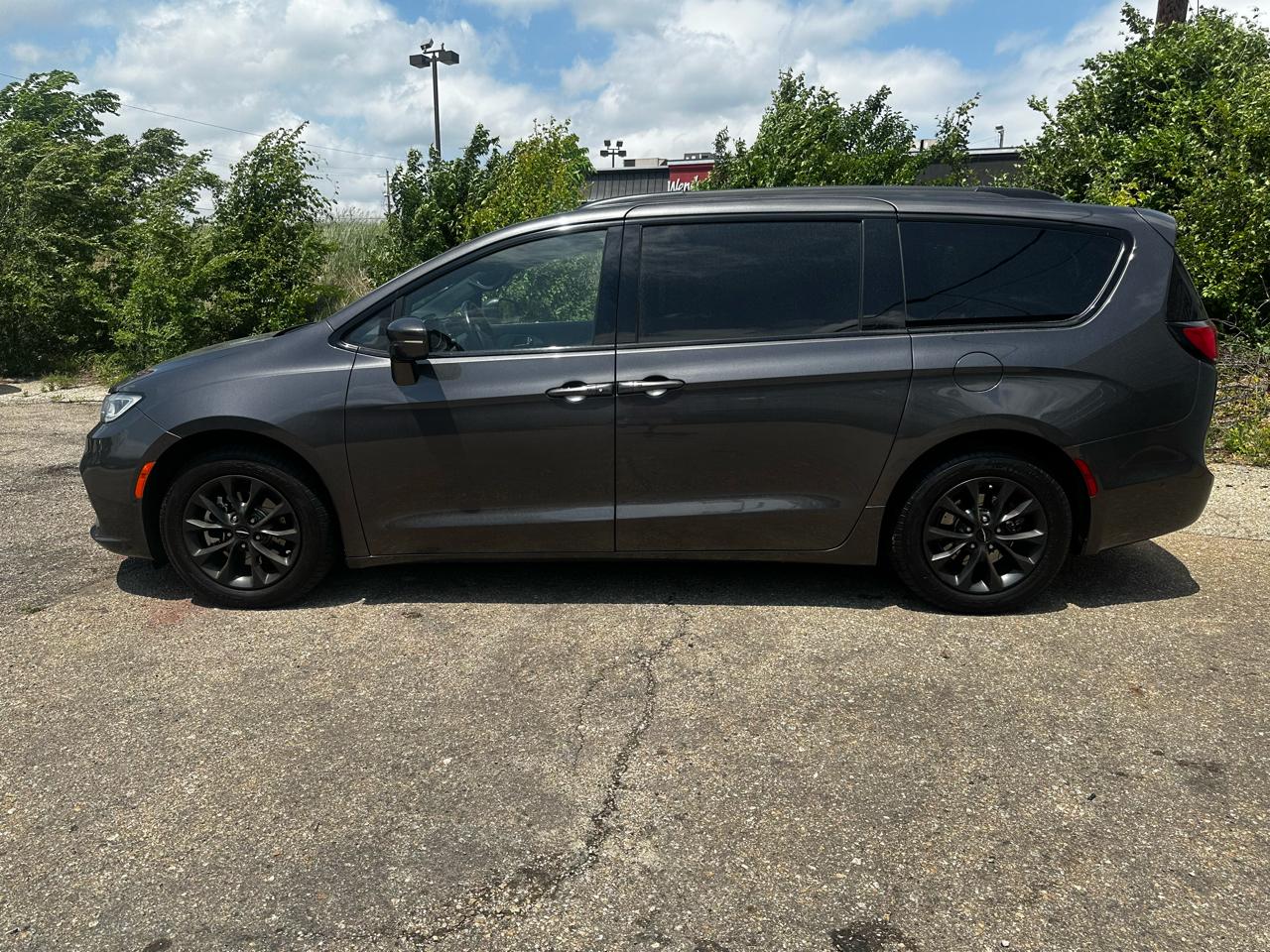 Chrysler Pacifica Touring L FWD 2021
