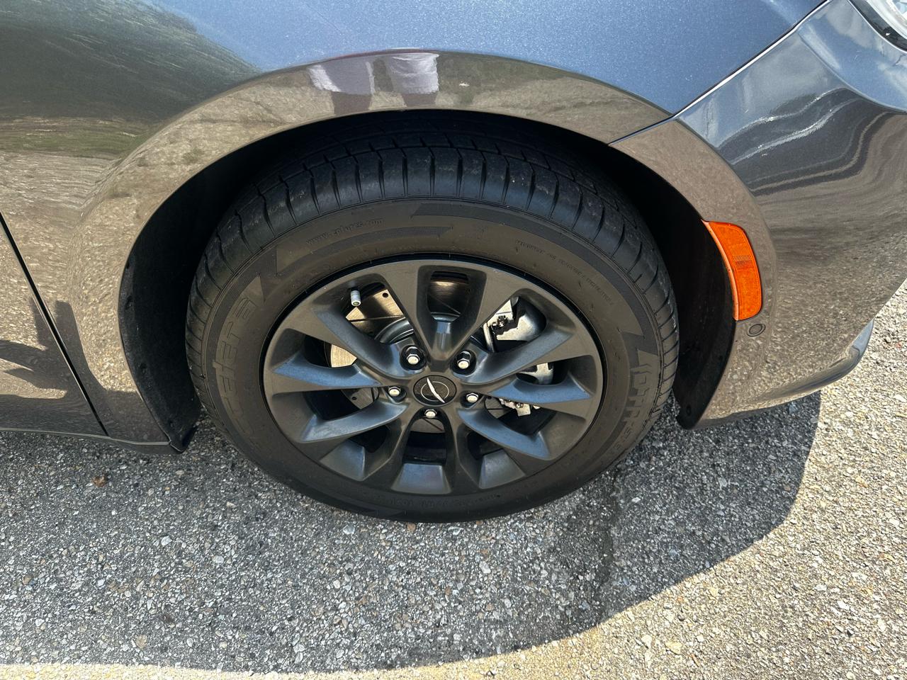 Chrysler Pacifica Touring L FWD 2021