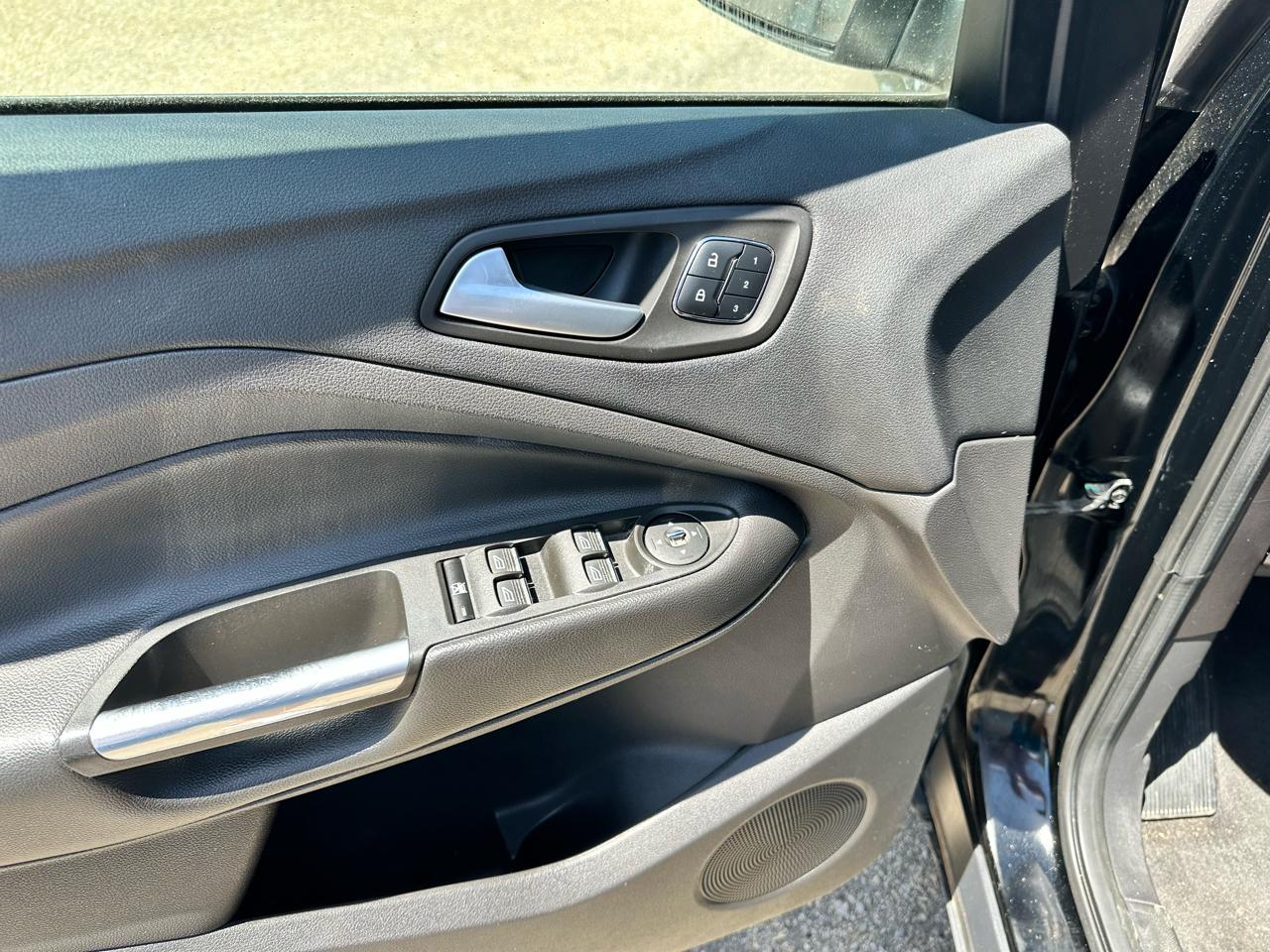 Ford Escape FWD 4dr Titanium 2016