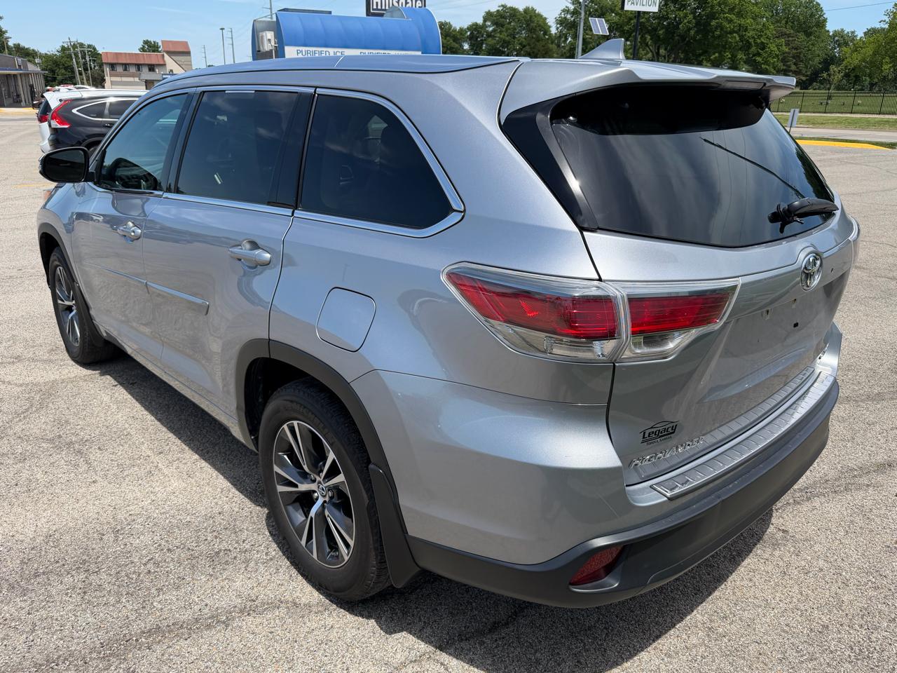 Toyota Highlander AWD 4dr V6 XLE (Natl) 2016