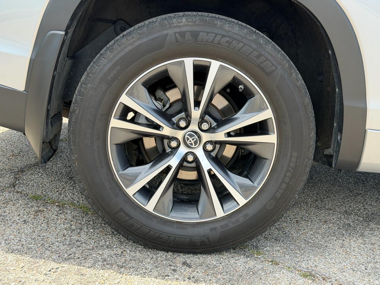 Toyota Highlander AWD 4dr V6 XLE (Natl) 2016