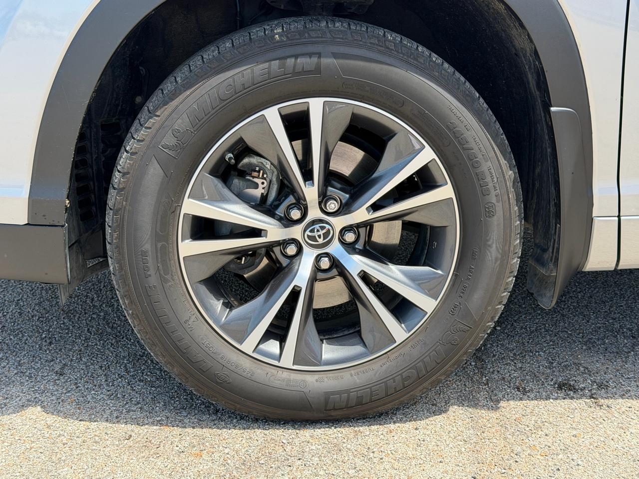Toyota Highlander AWD 4dr V6 XLE (Natl) 2016