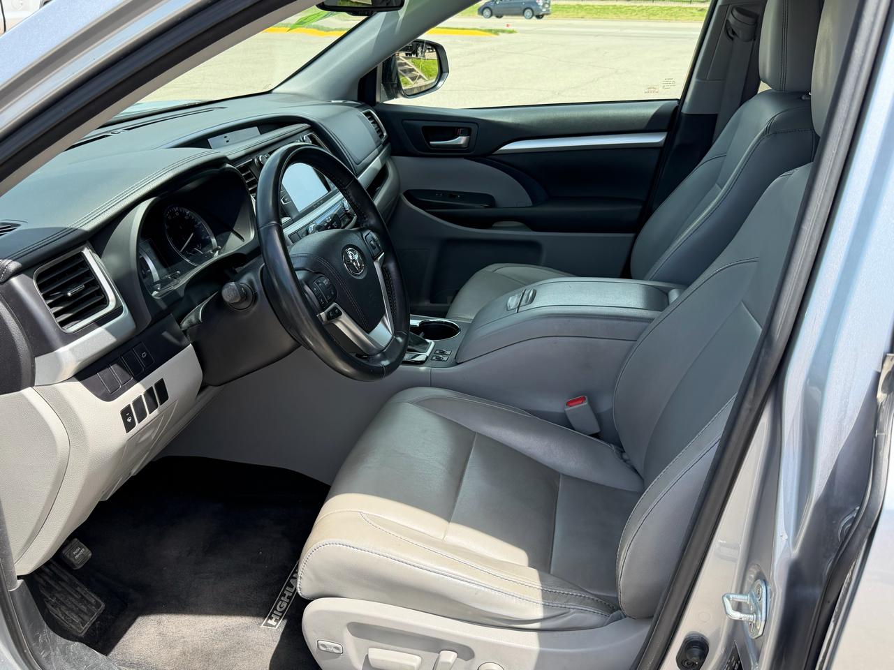 Toyota Highlander AWD 4dr V6 XLE (Natl) 2016