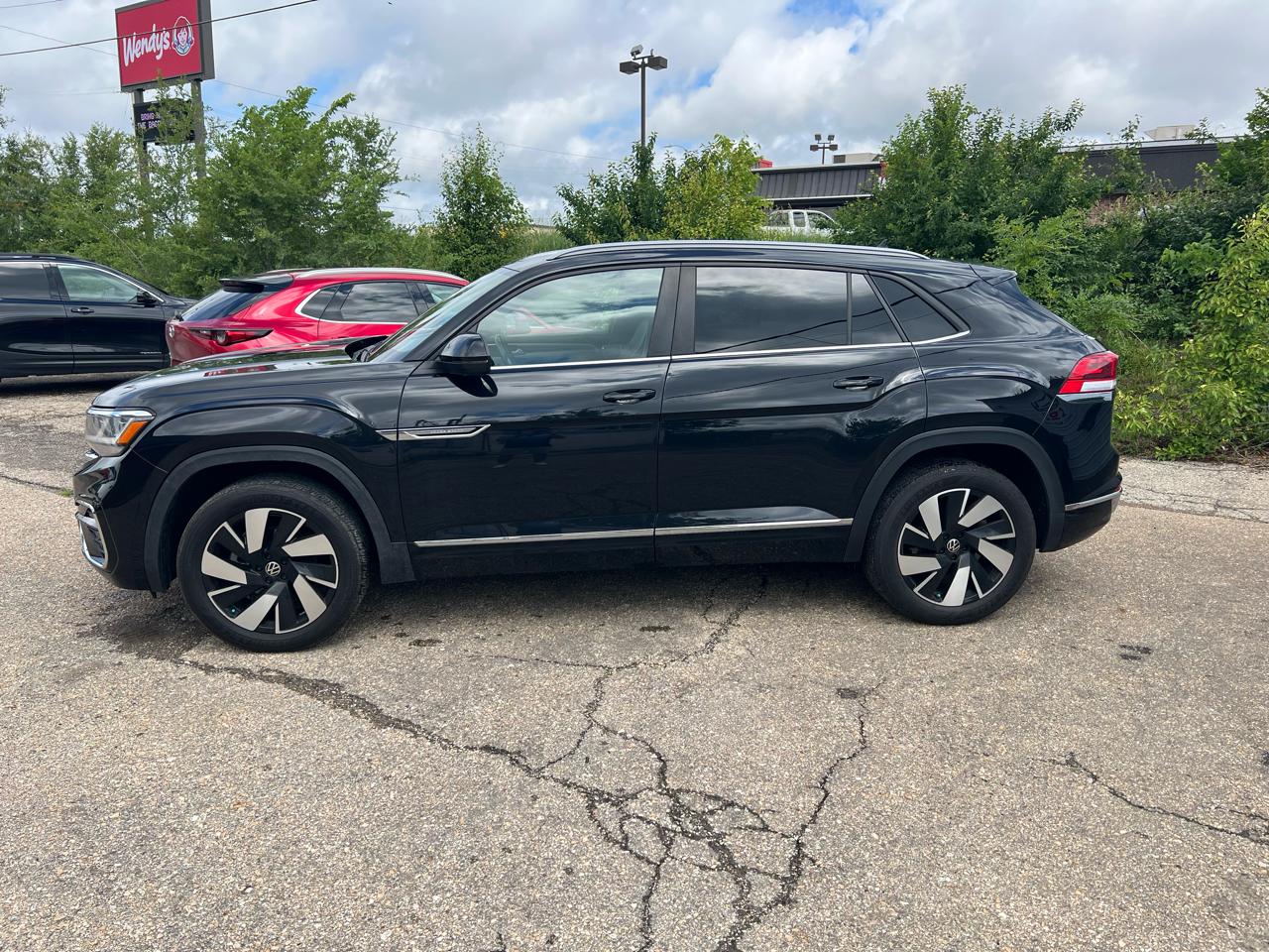 Volkswagen Atlas Cross Sport 3.6L V6 SE w/Technology R-Line 4MOTION 2021