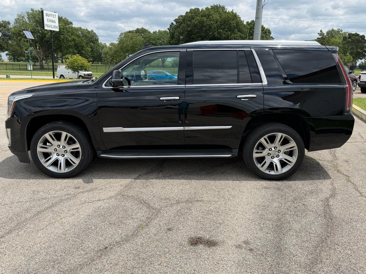 Cadillac Escalade 4WD 4dr Luxury 2018