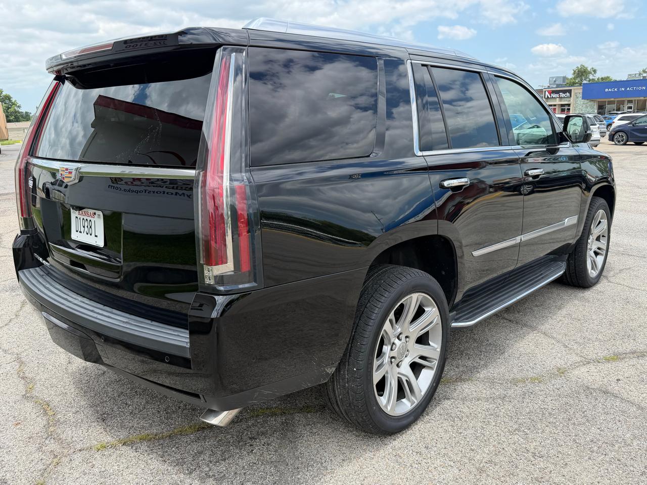 Cadillac Escalade 4WD 4dr Luxury 2018