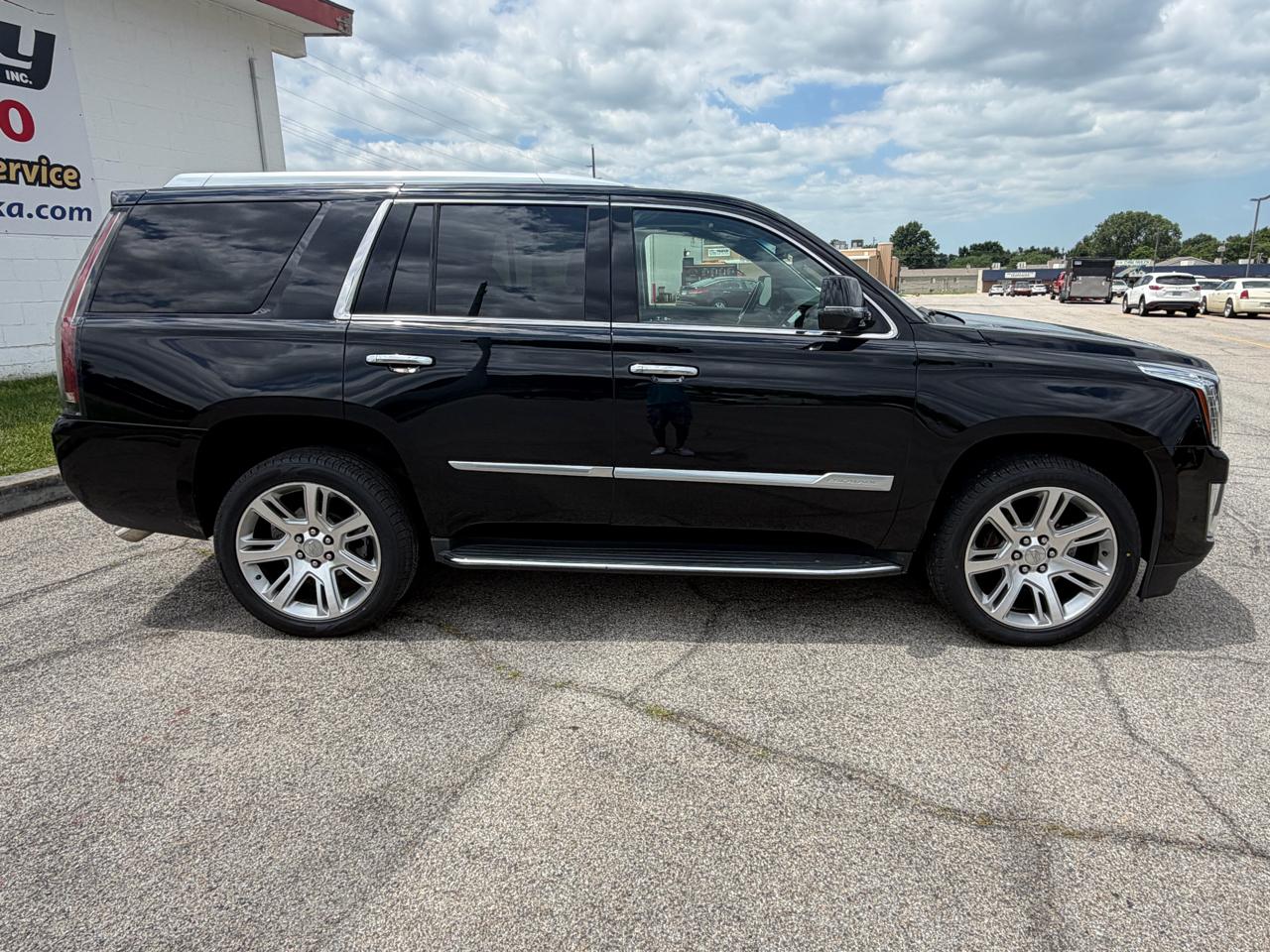 Cadillac Escalade 4WD 4dr Luxury 2018