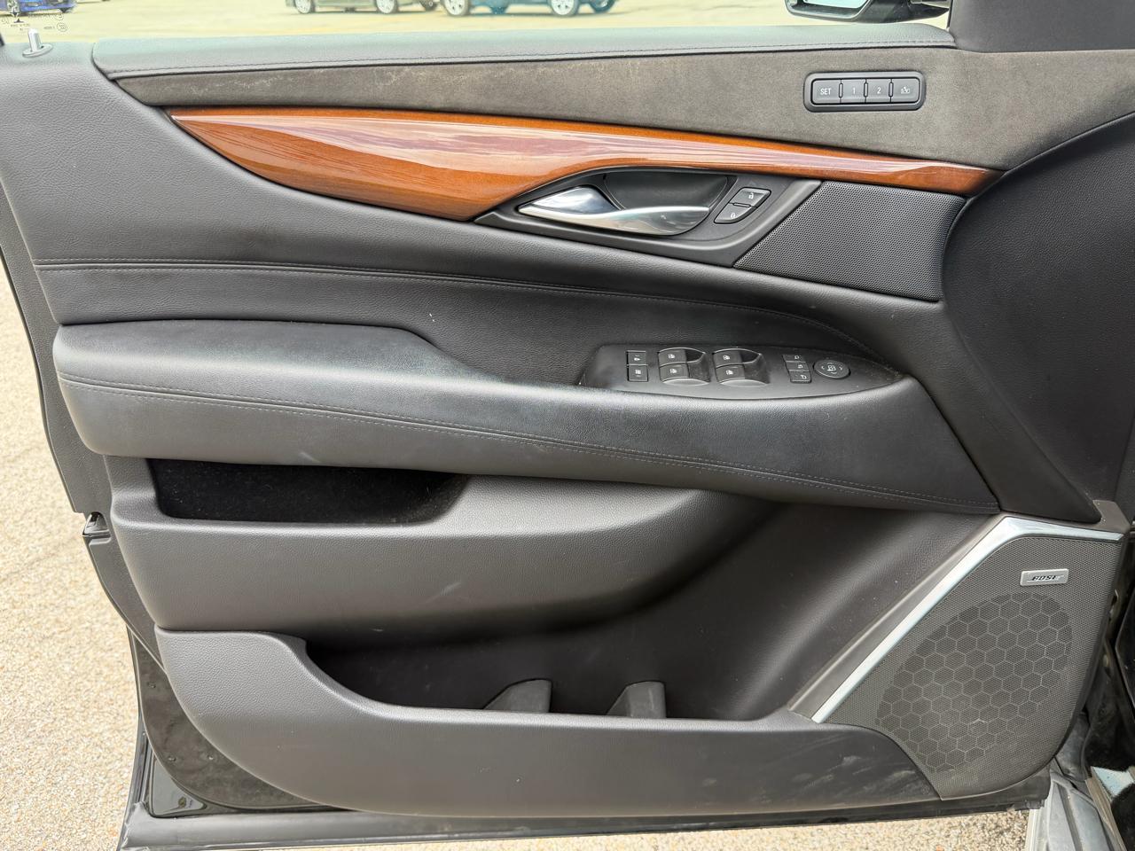 Cadillac Escalade 4WD 4dr Luxury 2018