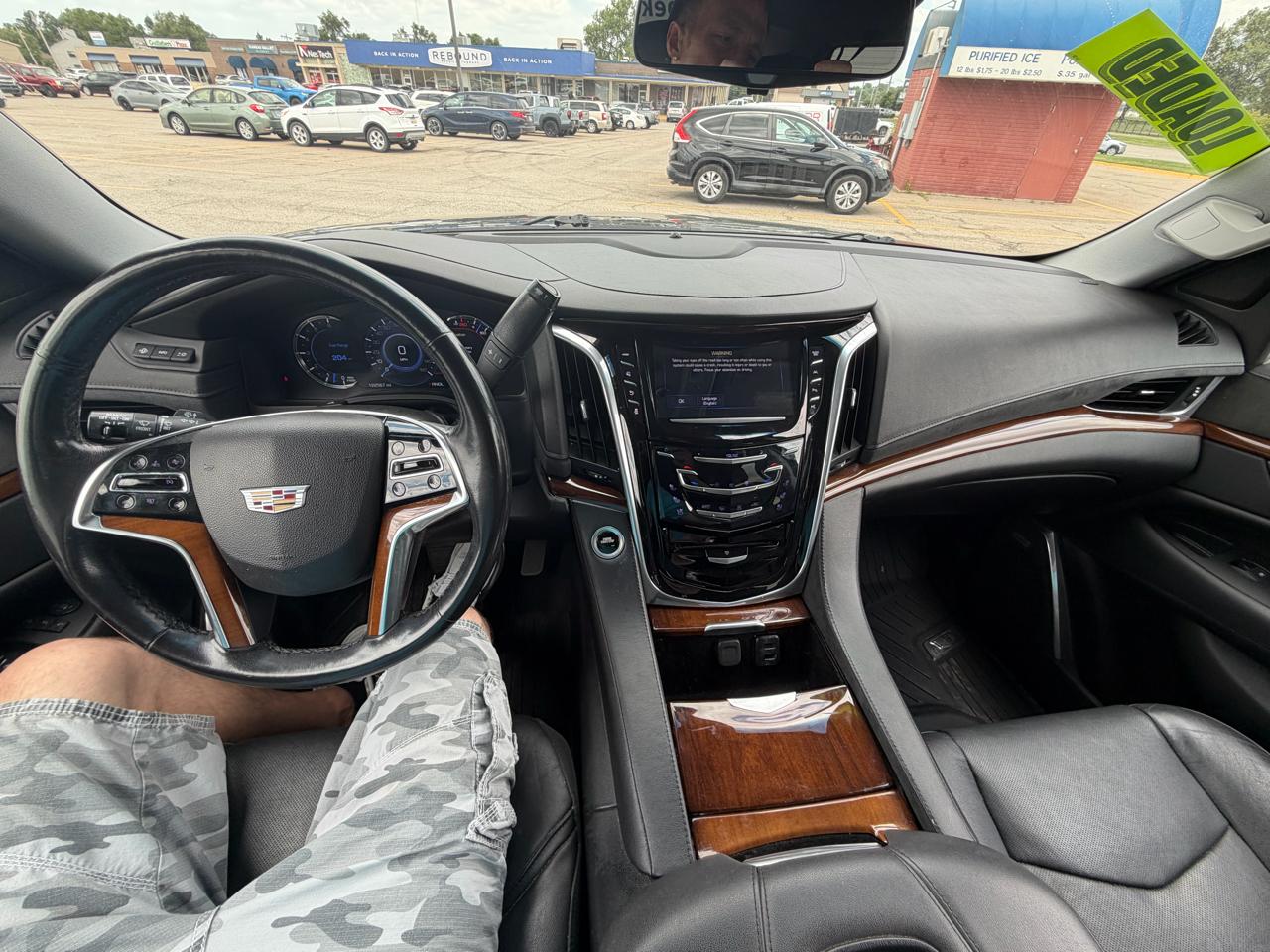 Cadillac Escalade 4WD 4dr Luxury 2018