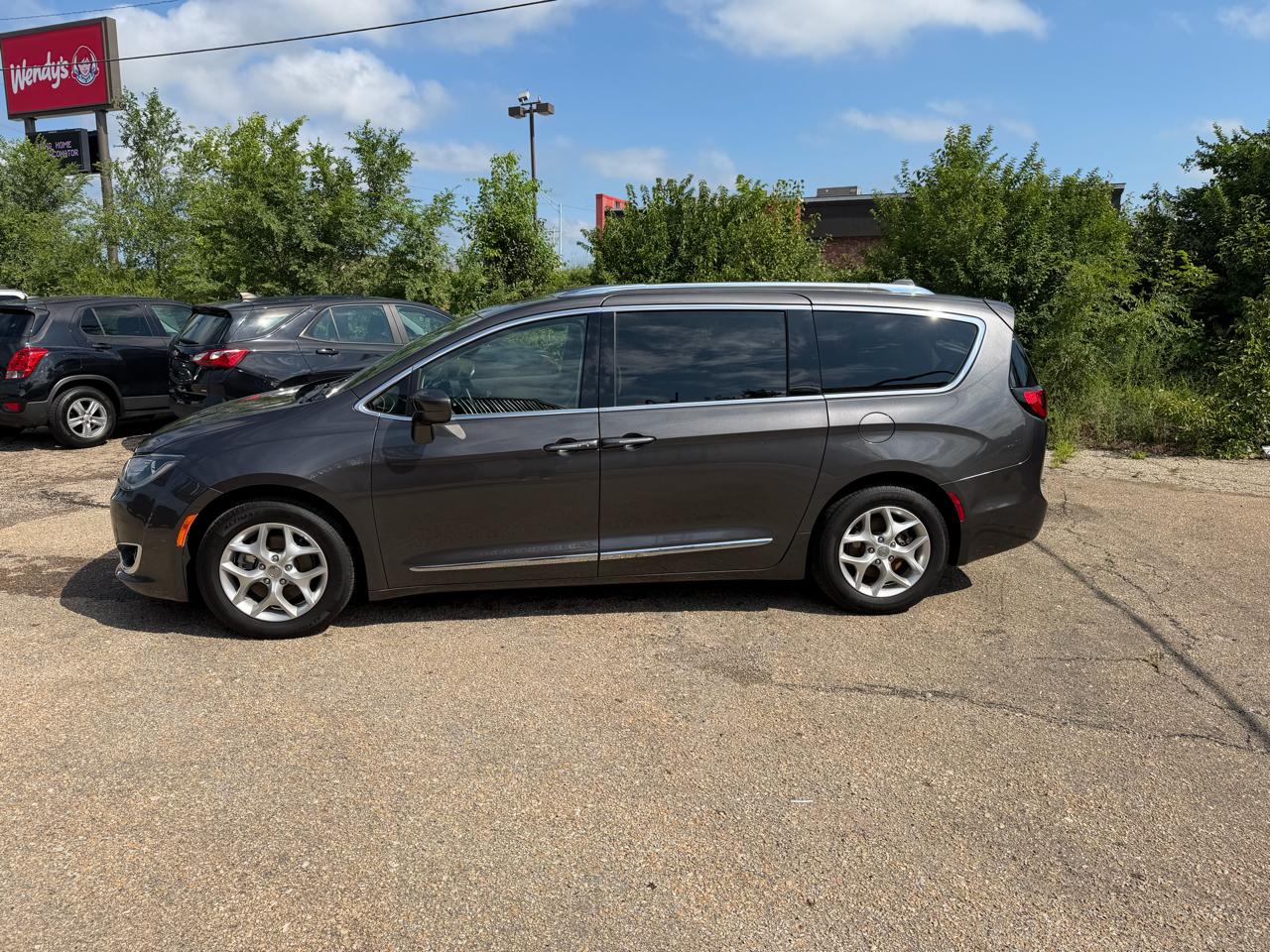 Chrysler Pacifica Touring L Plus FWD 2018