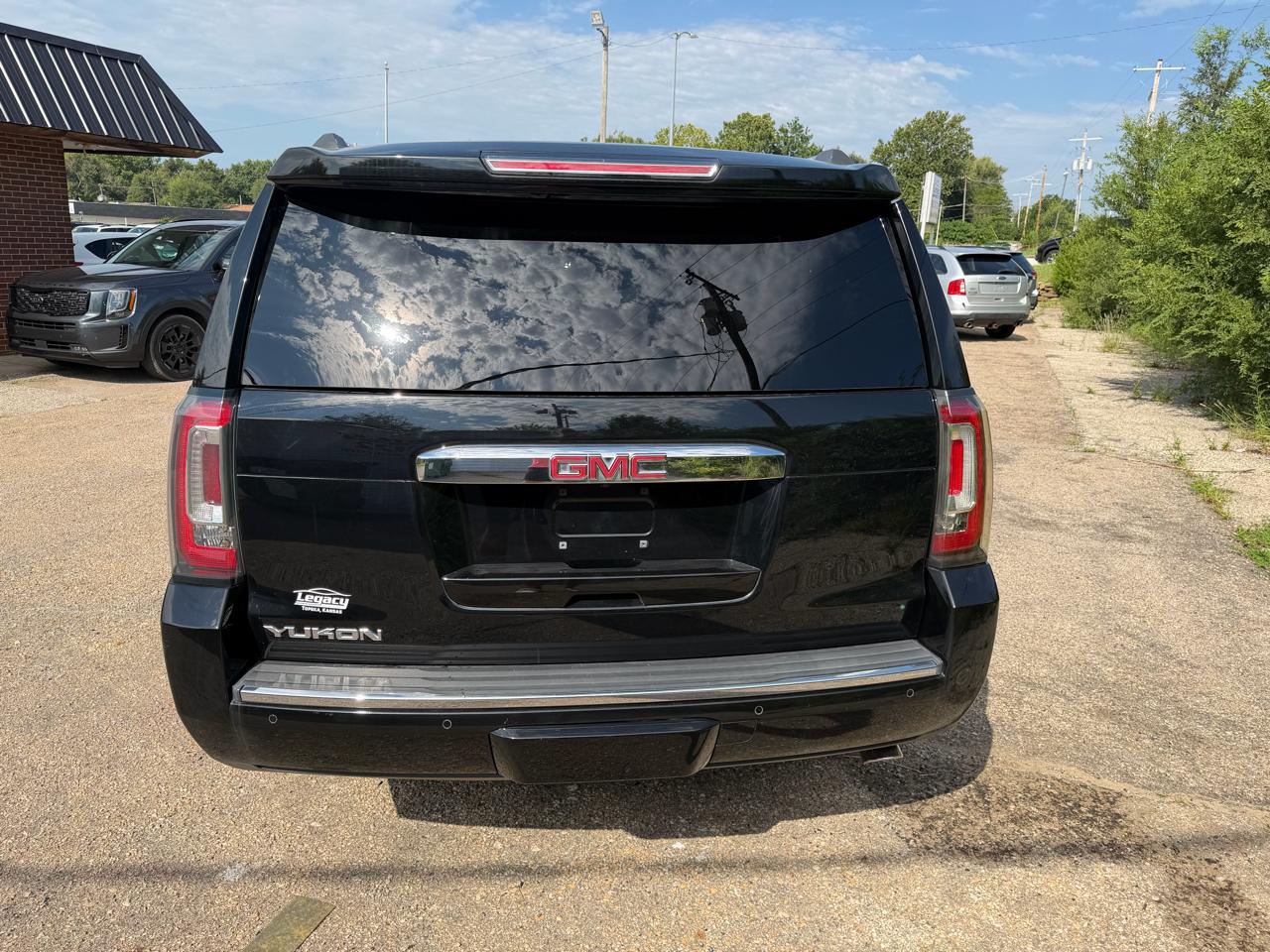 GMC Yukon 4WD 4dr Denali 2017