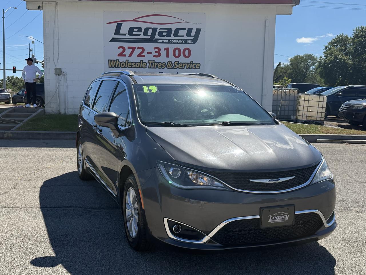 Chrysler Pacifica Touring L FWD 2019