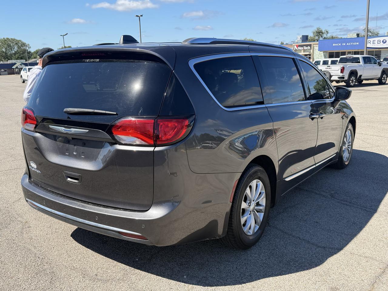 Chrysler Pacifica Touring L FWD 2019
