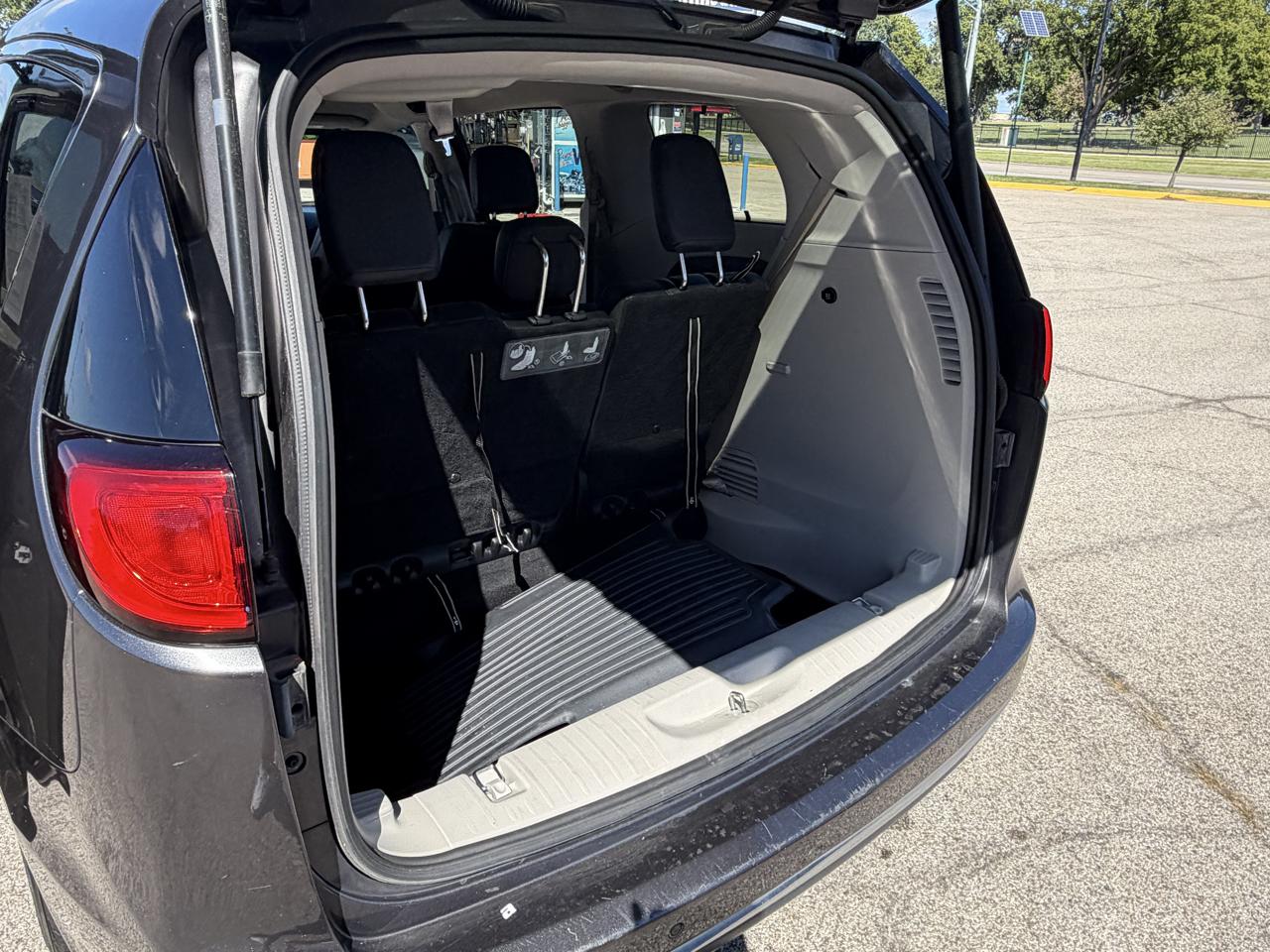 Chrysler Pacifica Touring L FWD 2019