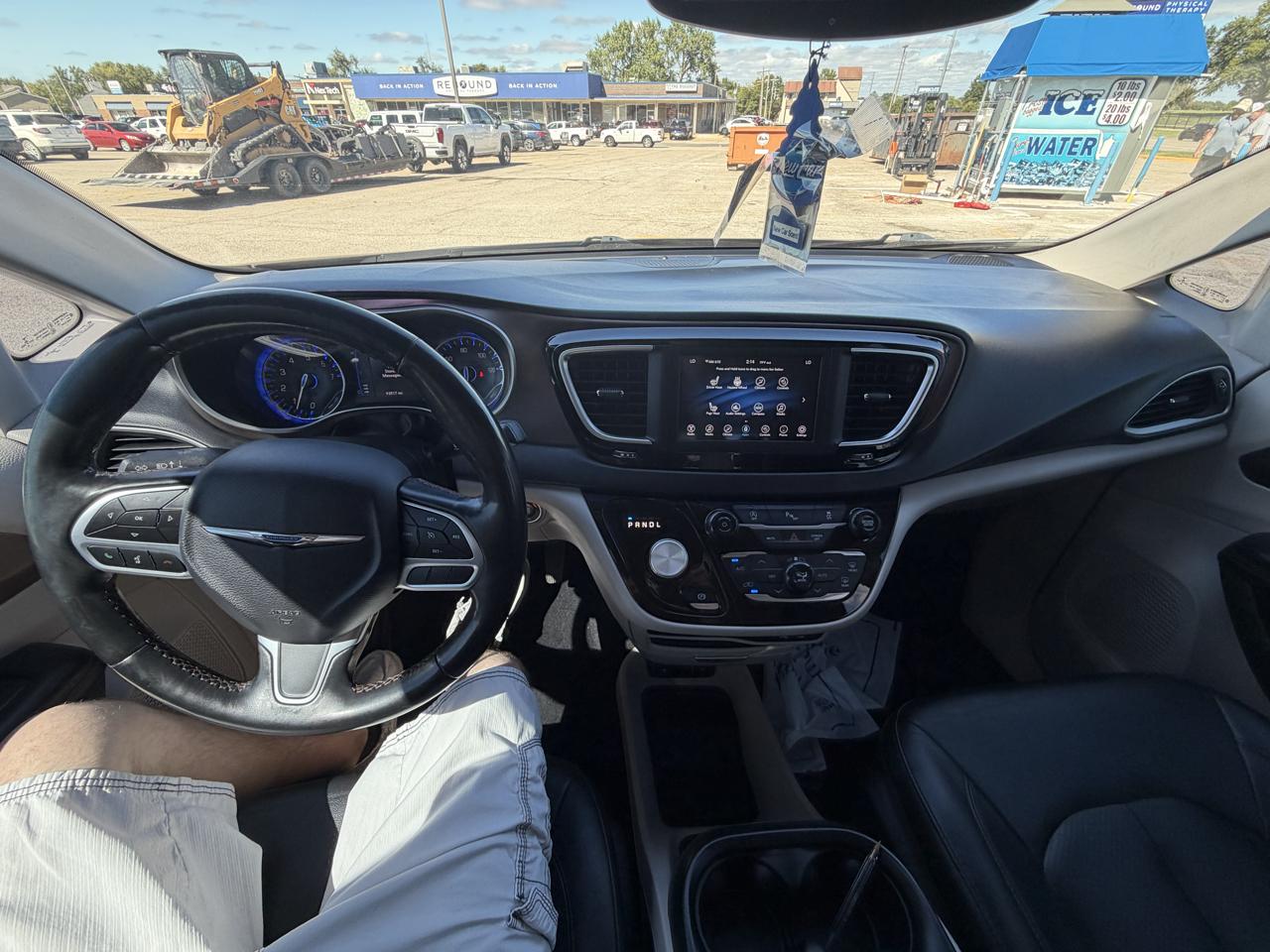 Chrysler Pacifica Touring L FWD 2019