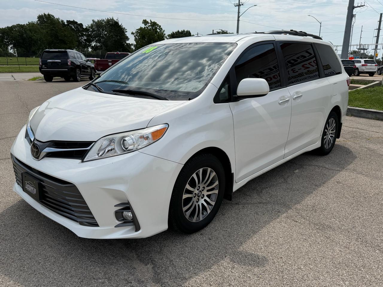 Toyota Sienna XLE Auto Access Seat FWD 7-Passenger (Natl) 2018