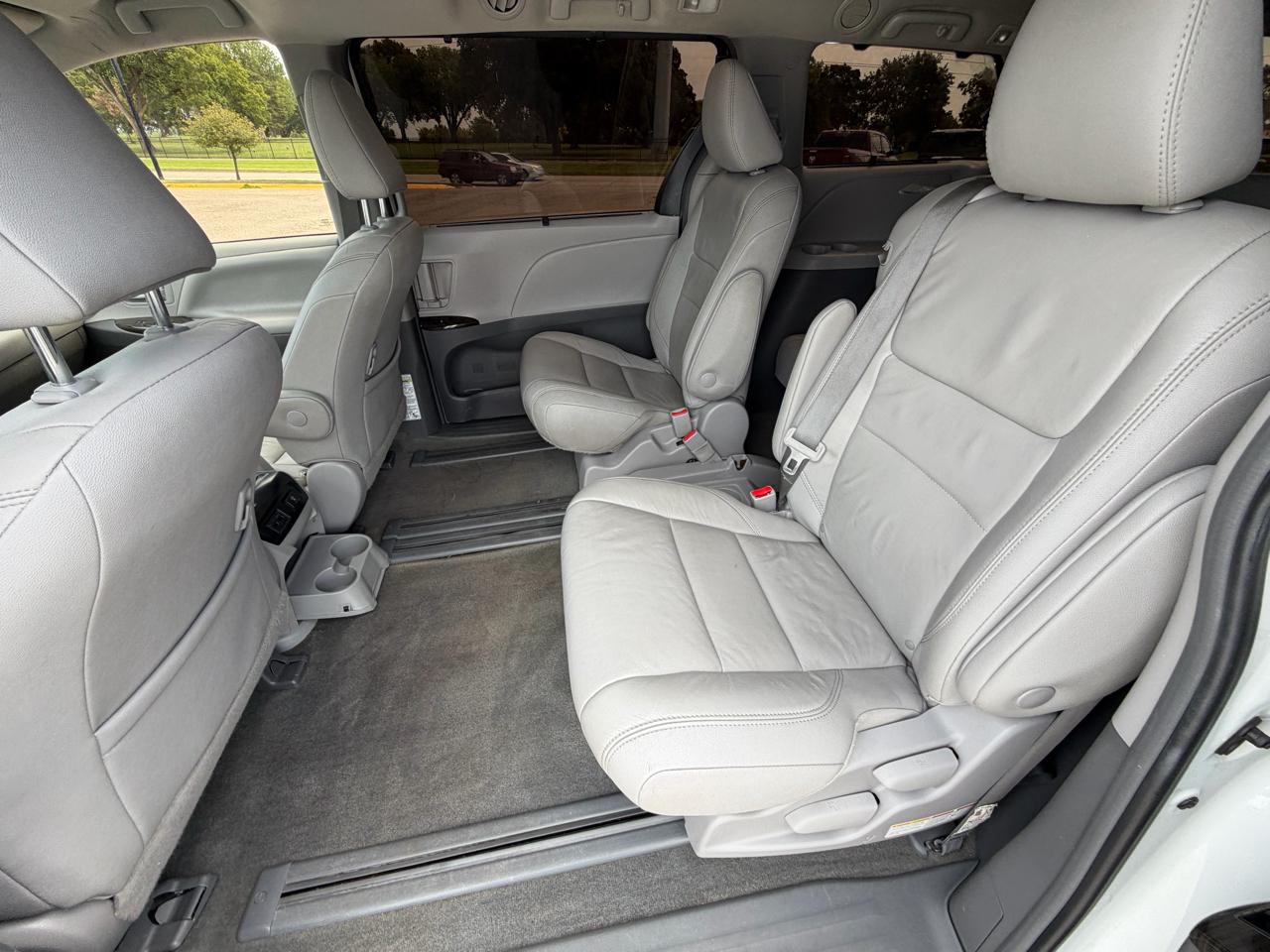 Toyota Sienna XLE Auto Access Seat FWD 7-Passenger (Natl) 2018