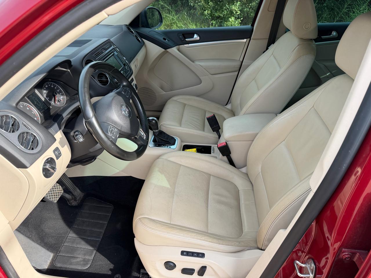 Volkswagen Tiguan 2WD 4dr Auto SE w/Sunroof & Nav 2013