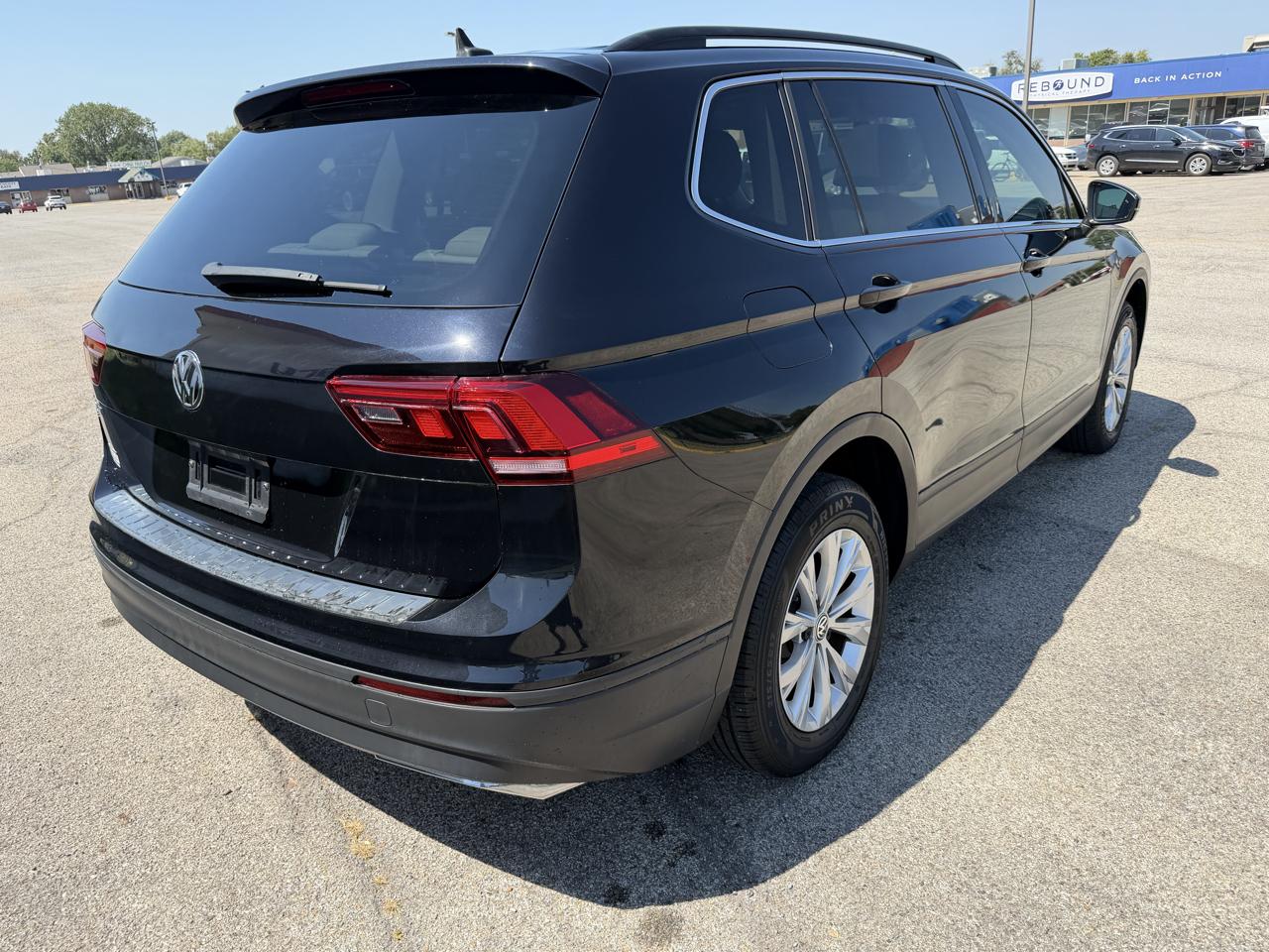 Volkswagen Tiguan 2.0T SEL R-Line Black FWD 2019