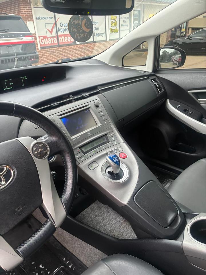 Toyota Prius 5dr HB Three (Natl) 2012