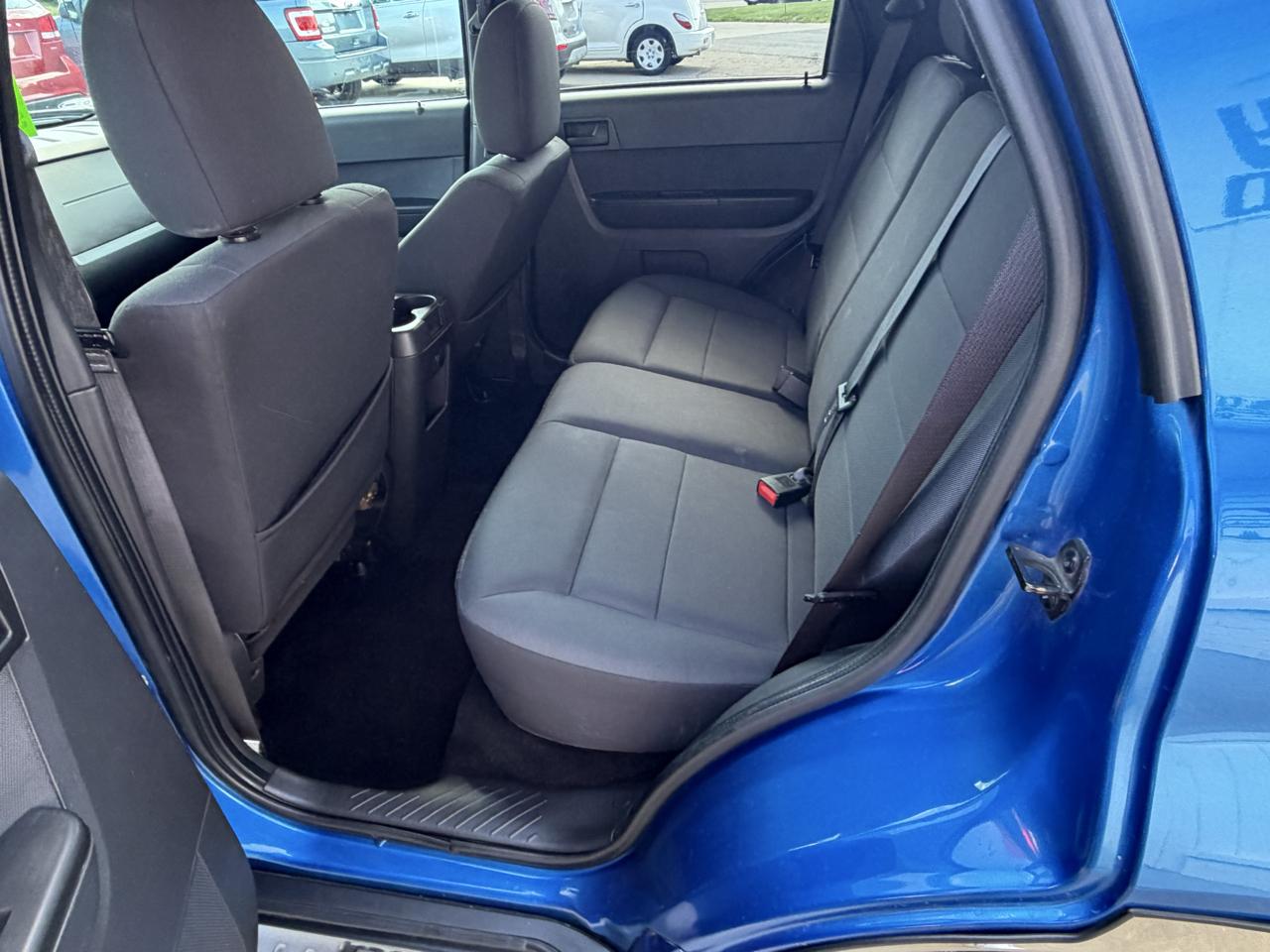 Ford Escape 4WD 4dr XLT 2012