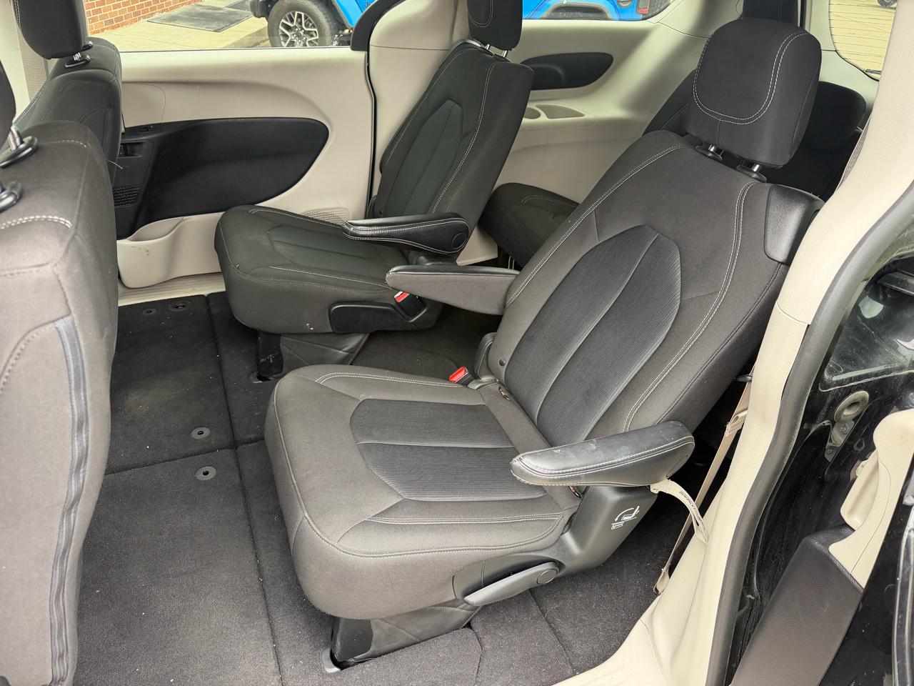 Chrysler Voyager LX FWD 2022