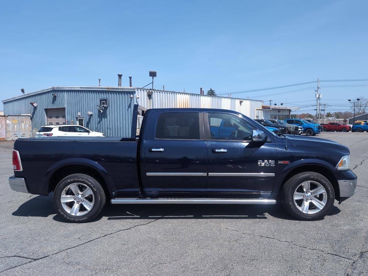 RAM 1500 4WD Crew Cab 149" Limited 2015