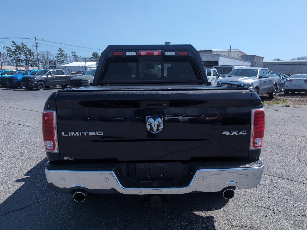 RAM 1500 4WD Crew Cab 149" Limited 2015