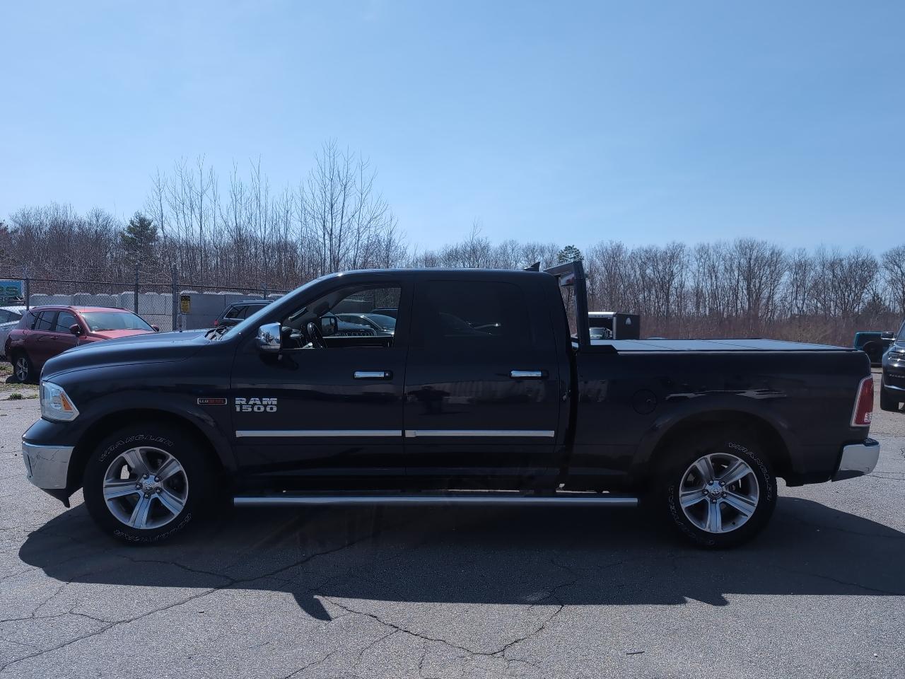 RAM 1500 4WD Crew Cab 149" Limited 2015