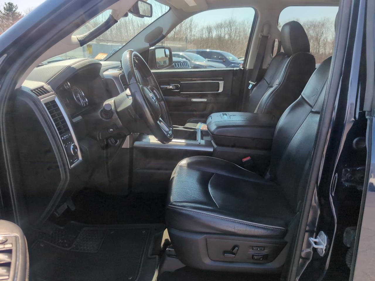 RAM 1500 4WD Crew Cab 149" Limited 2015