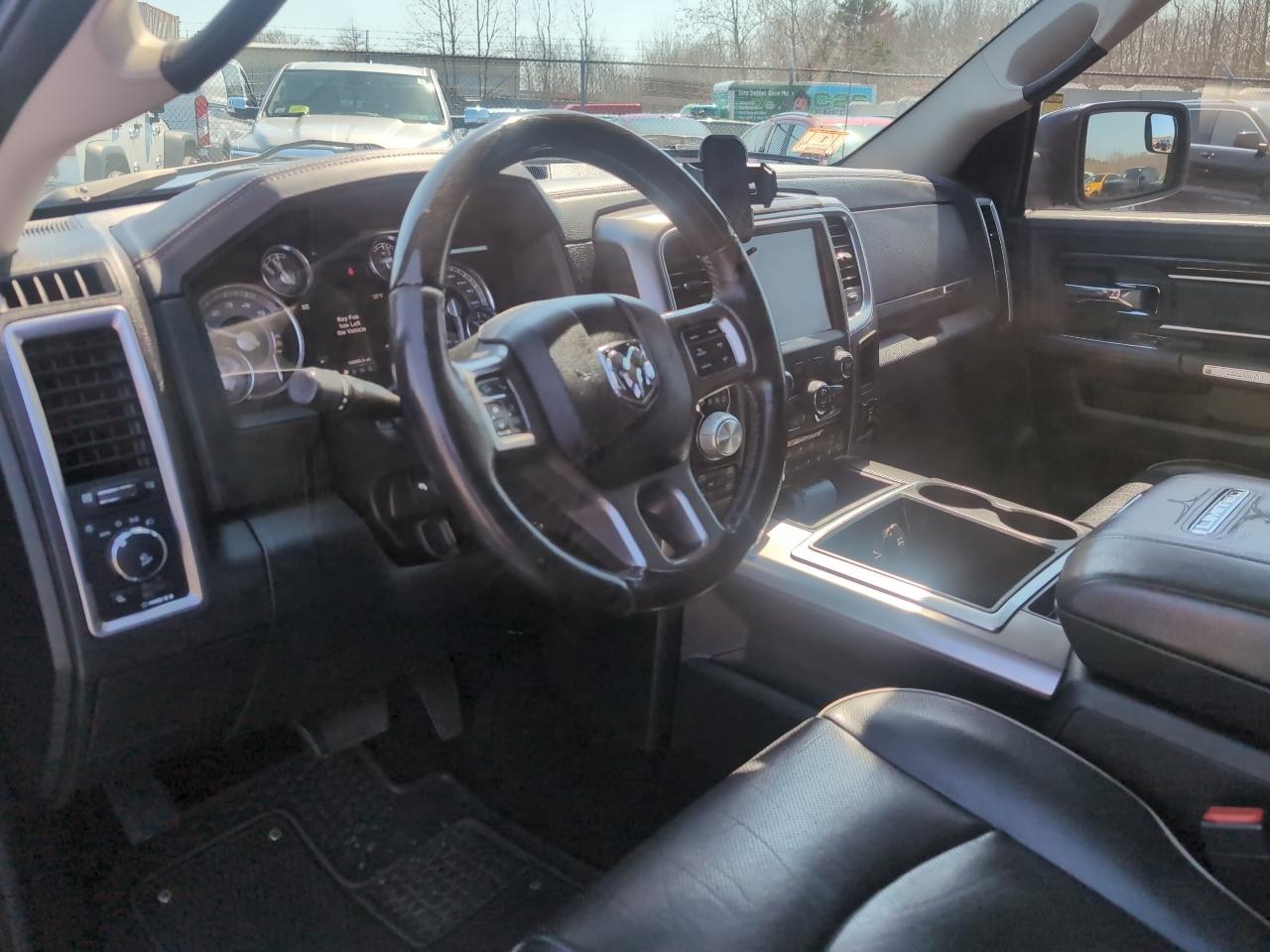 RAM 1500 4WD Crew Cab 149" Limited 2015