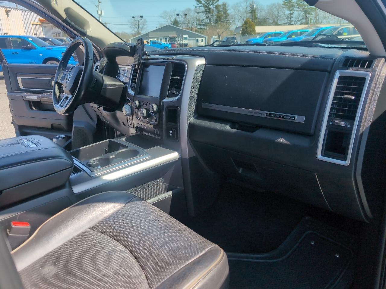 RAM 1500 4WD Crew Cab 149" Limited 2015