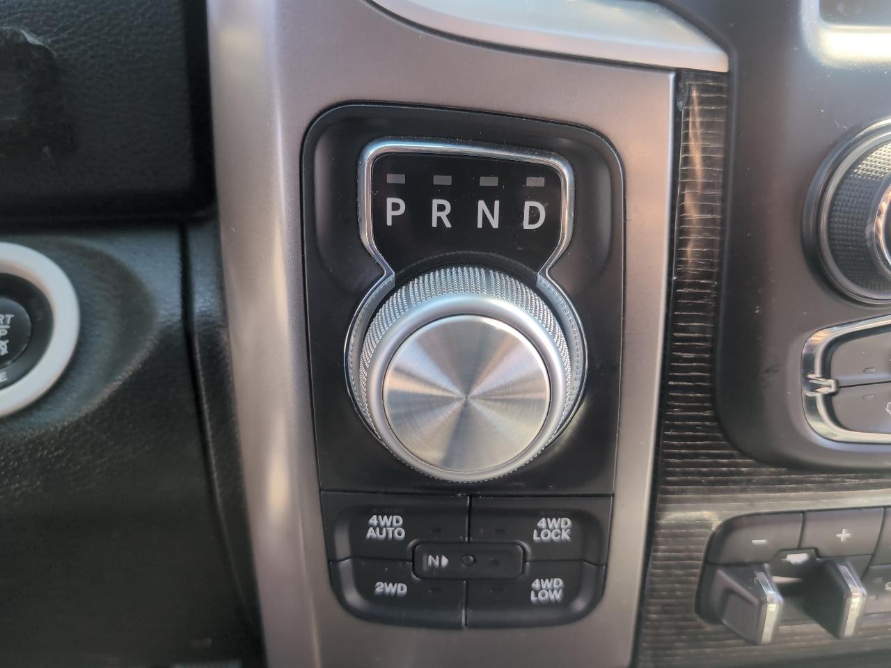 RAM 1500 4WD Crew Cab 149" Limited 2015