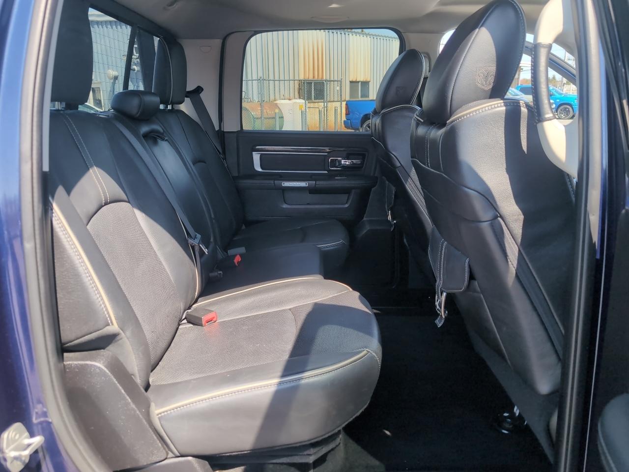 RAM 1500 4WD Crew Cab 149" Limited 2015