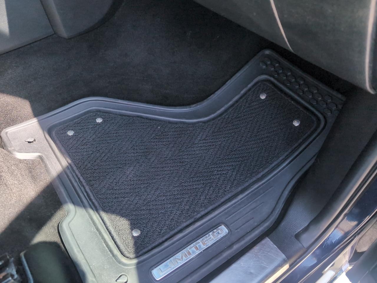 RAM 1500 4WD Crew Cab 149" Limited 2015