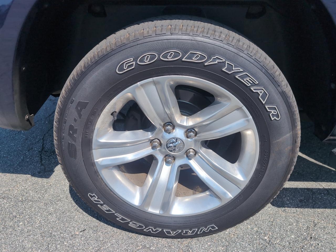 RAM 1500 4WD Crew Cab 149" Limited 2015