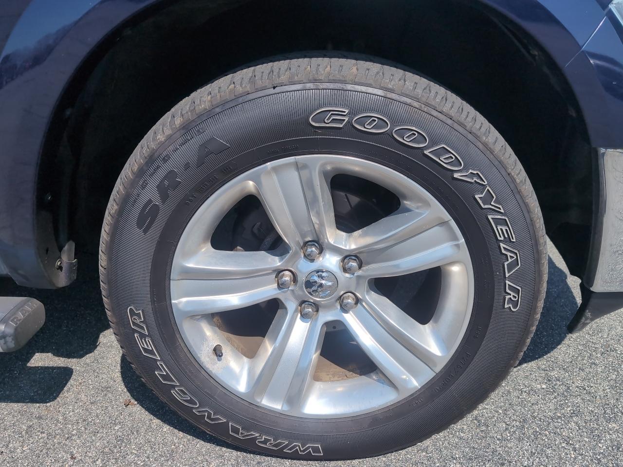 RAM 1500 4WD Crew Cab 149" Limited 2015